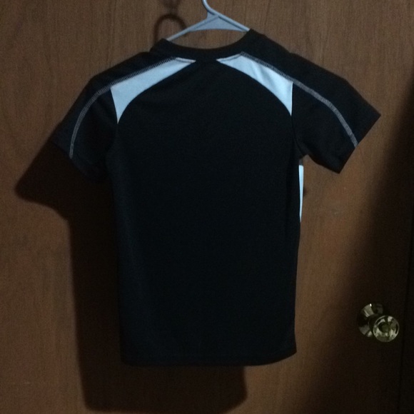 The size is a small use it is black and white - Picture 3 of 3